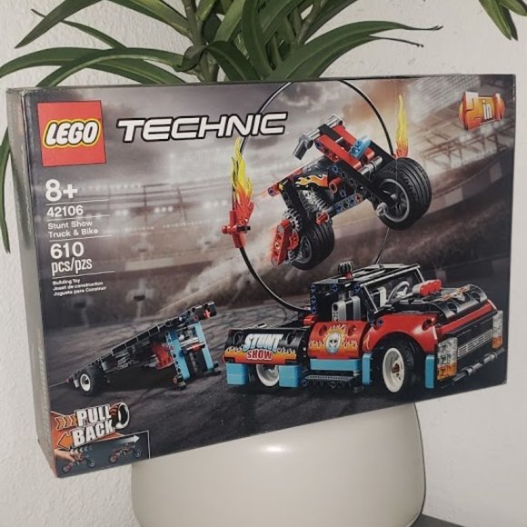 SEALED - LEGO Technic Stunt Show Truck & Motorcycle Bike 42106 CHRISTMAS TOY GIF